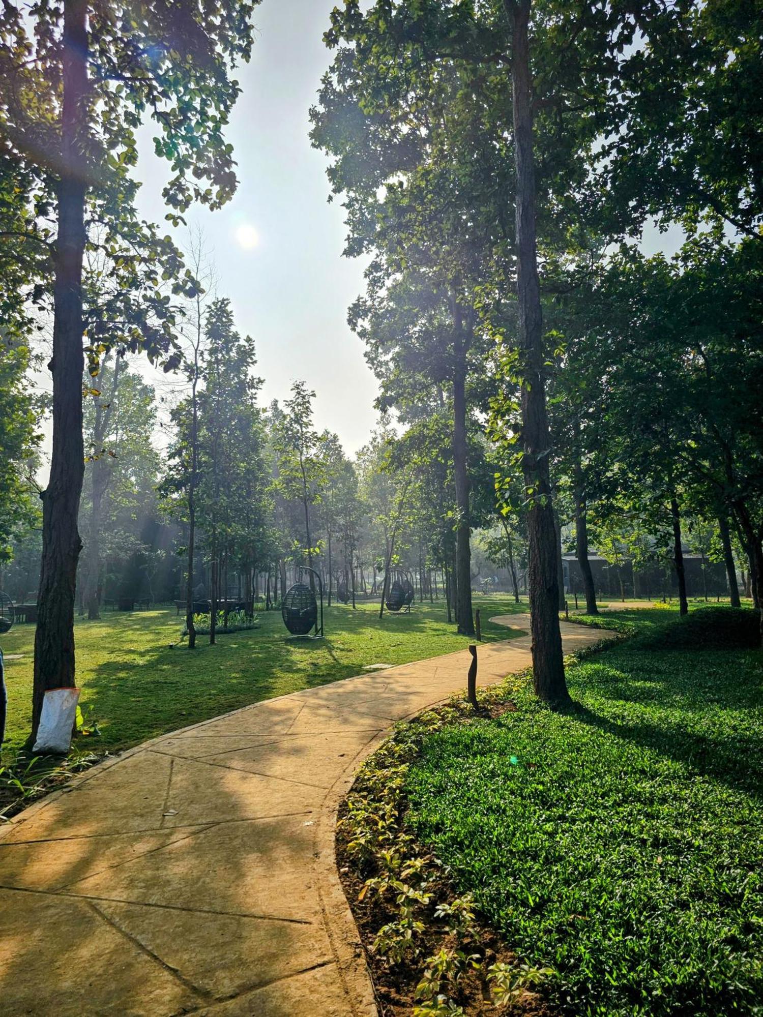 Hotel Sonar Bangla Joypur Forest Exteriör bild