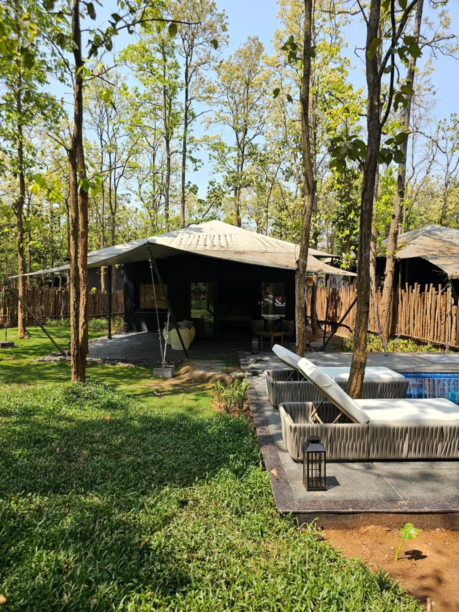 Hotel Sonar Bangla Joypur Forest Exteriör bild